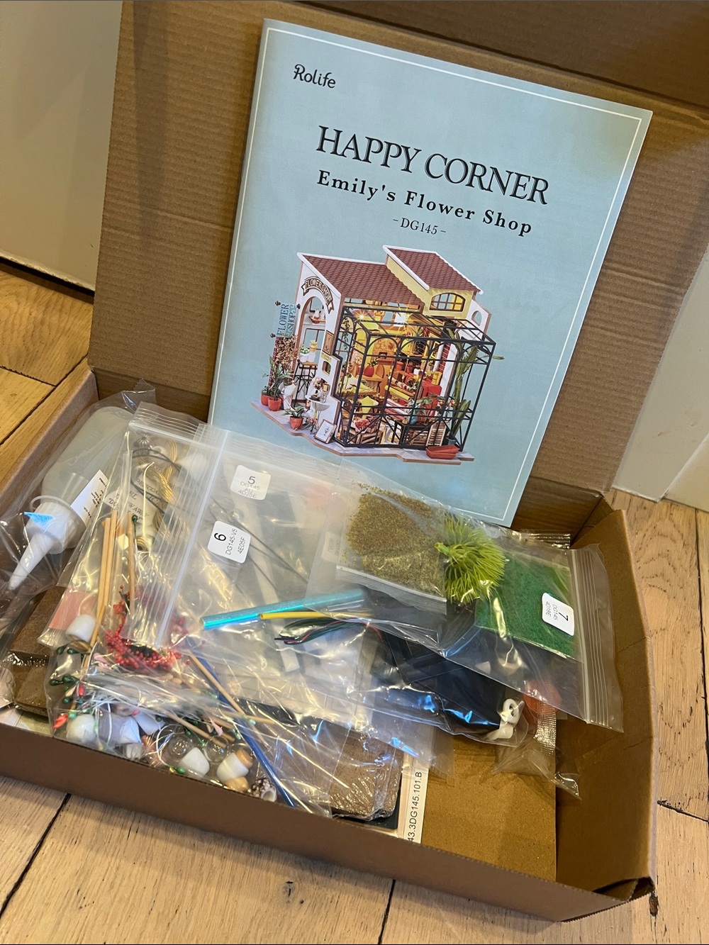 Rolife Happy Corner Emily's Flower Shop Miniature Kit — Green Accents